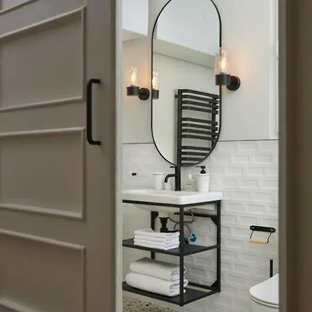 Scandinavian Art 3-bdr Apartamento